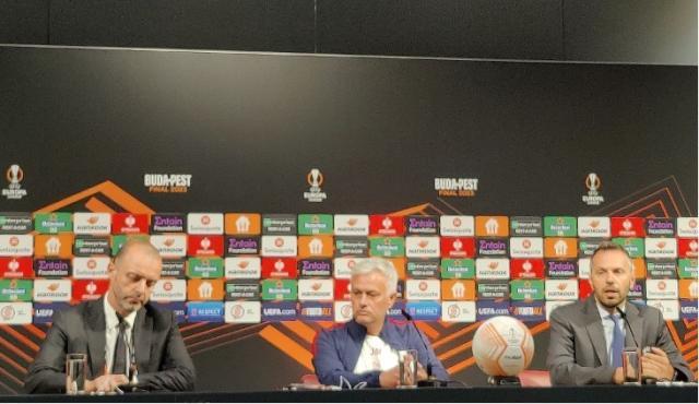 欧联决战前夜穆帅暗示离开？奖杯是最好的告别礼物