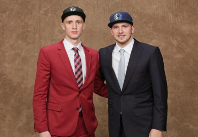 开云体育入口-昔日金童重逢！穆萨力压东契奇，波黑搅局死亡之组